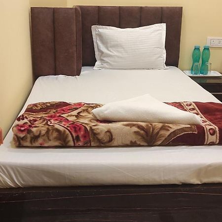 Hotel Royal Inn Salkhia エクステリア 写真